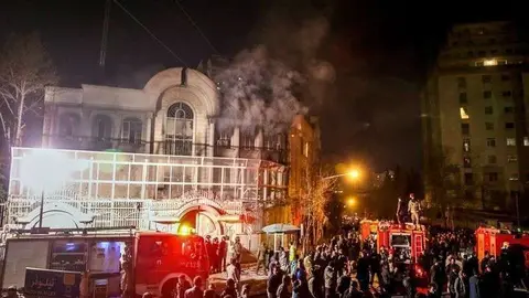 La Embajada de Arabia Saudita en Teherán fue atacada con bombas molotov tras la ejecución del clérico chií.