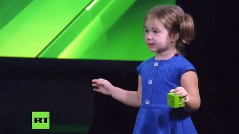 Bella Deviátkina, la niña rusa políglota.
