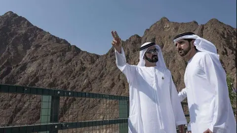 El gobernador y el príncipe heredero de Dubai  en Hatta.