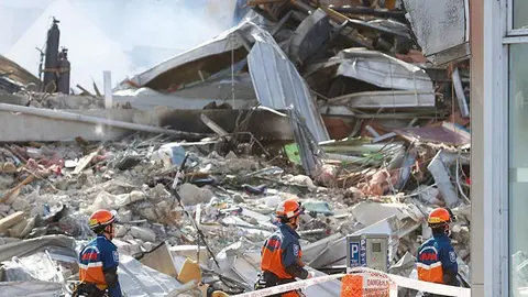 Las autoridades advierten de tsunami después del terremoto.