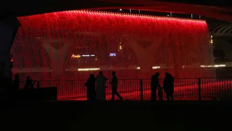 Una imagen nocturna del Gran Canal de Dubai (EL CORREO).