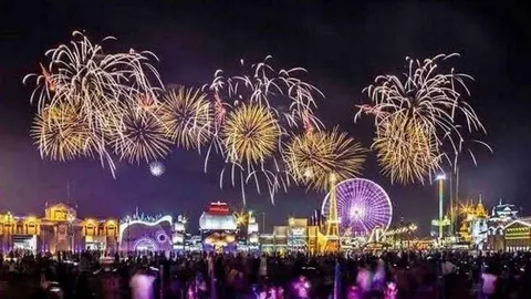 Fuegos artificiales en Abu Dhabi.