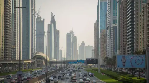 Sheikh Zayed Road se encuentra entre las vías afectadas.
