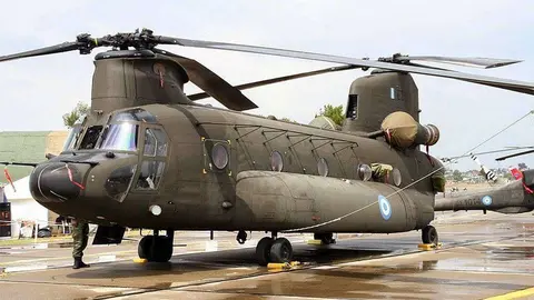 Helicópteros de carga modelo CH-47F Chinook. 
