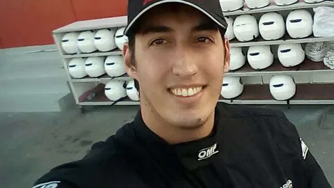 Jonnathan Polak después de su victoria en Yas Marina Circuit.