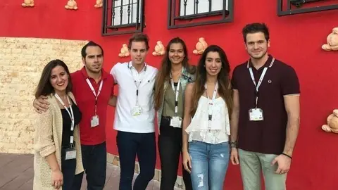 De izquierda a derecha, Lorena Bautista, Sergio Lobato, Francisco Miquélez, Bárbara Bordal, Claudia Sáez de Gordoa y Jonathan Blasco. (EL CORREO)