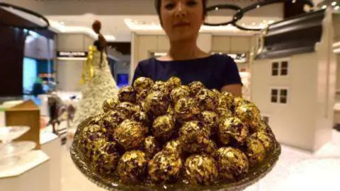 Las trufas Gold Delafee están envueltas en oro de 24 kilates. (Gulf News)