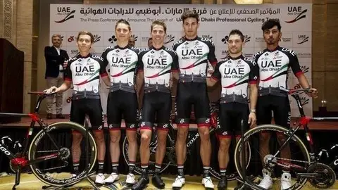 El equipo ciclista UAE Abu Dhabi.