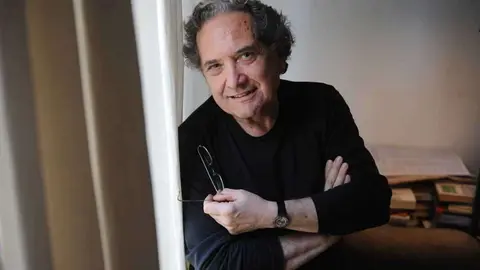 El escritor argentino Ricardo Piglia. (Lucía Merle / Clarín)