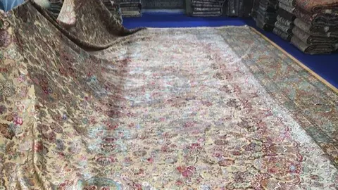 Imagen de la alfombra persa de oro. (Internet)