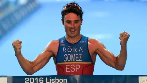 El atleta español Gómez Noya espera vencer en Dubai.