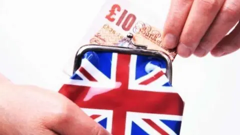 Los británicos temen una caída de la libra esterlina.