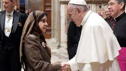 La embajadora de EAU, en su reunión con el Papa Francisco.