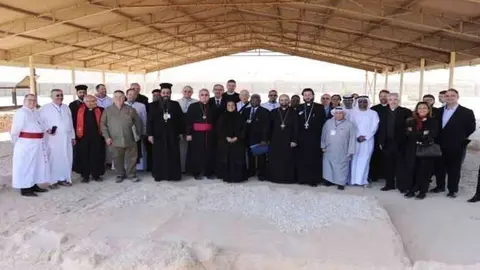 La ministra Lubna y los líderes religiosos.