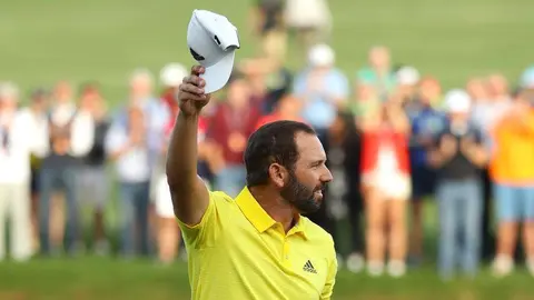 Sergio García celebra su victoria en el Torneo de Dubai.