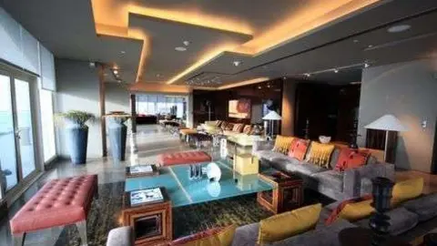 Una perspectiva del ático en la torre Le Reve de Dubai Marina.