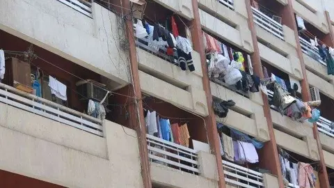Ropa tendida en balcones de Emiratos Árabes (EL CORREO).