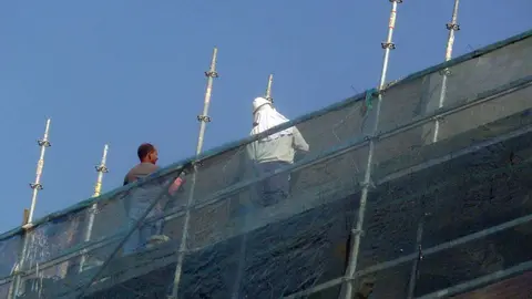 Trabajadores en una obra. 