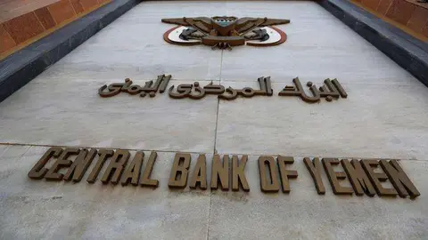 Una imagen del Banco Central de Yemen en Saná.