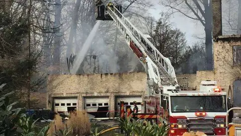 Una imagen de la casa de la Embajada de EAU en Estados Unidos, tras el siniestro.