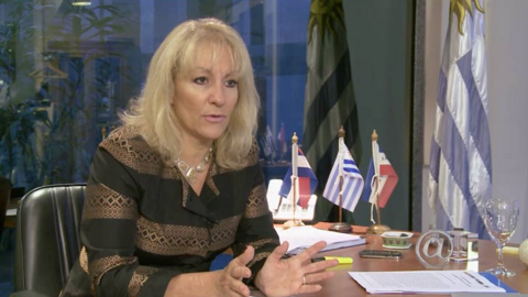 la ministra de Industra, Energía y Minería de Uruguay ingeniera Carolina Cosse.