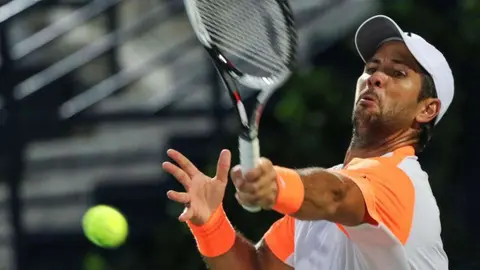 Verdasco durante un partido en el torneo de Dubai.