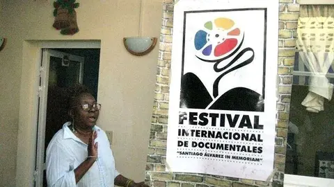 Lázara Herrera, en la presentación del cartel del Festival Internacional de Documentales de Santiago de Cuba. (Sergio Martínez)