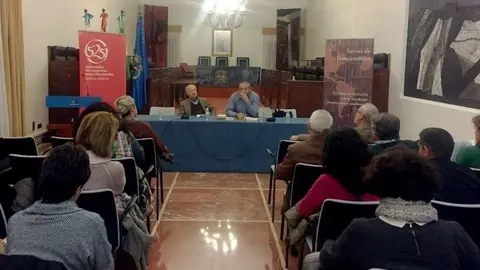 Jorge Edwards y Francisco Silvera, durante el encuentro 'Letras de Iberoamérica'. (Cedida)