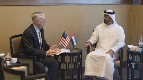 El príncipe heredero de Abu Dhabi recibió al Secretario de Defensa de Estados Unidos, James Mattis.