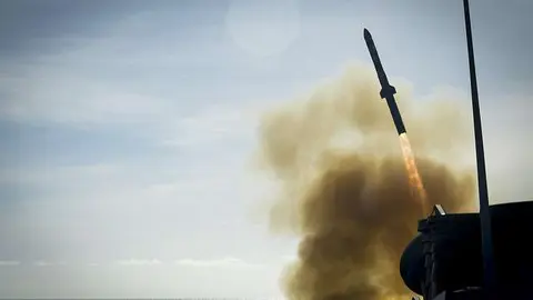 Un misil después de su lanzamiento.