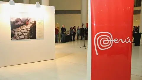 Inauguración de la exposición fotográfica sobre el Qhapaq Ñan en la Universidad de Nueva York de Abu Dhabi. (EL CORREO)