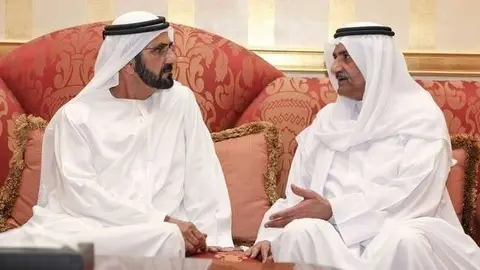 Sheikh Mohammed bin Rashid ofrece sus condolencias a Sheikh Hamad bin Mohammed tras la muerte del vicegobernante de Fujairah.
