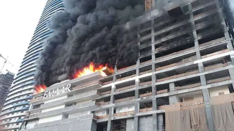Imágenes del edificio que se ha producido en un edificio en construcción cerca de Dubai Mall.