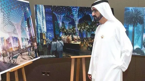 El gobernador de Dubai supervisa el proyecto de la Plaza Al Wasl de la Expo 2020.