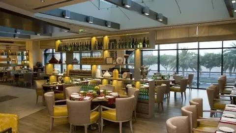 Mesas preparadas para el Iftar en EAU. (Cedida)