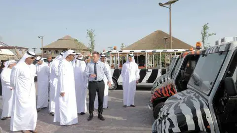 Funcionarios de la Municipalidad recorren Safari Park en Dubai.