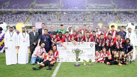 El Juvenil Nacional del Athletic de Bilbao, tras ganar el campeonato de Abu Dhabi.