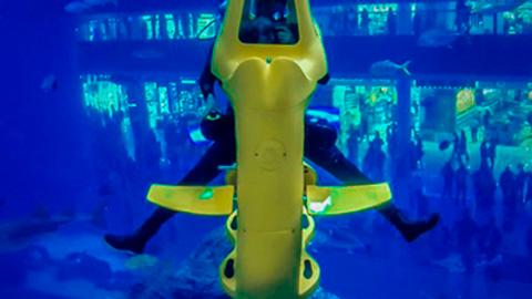 Una de las shark scooter del Acuario de Dubai.