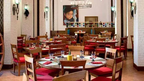 Interior del restaurante 'La tortuga' en Mina Al Salam.