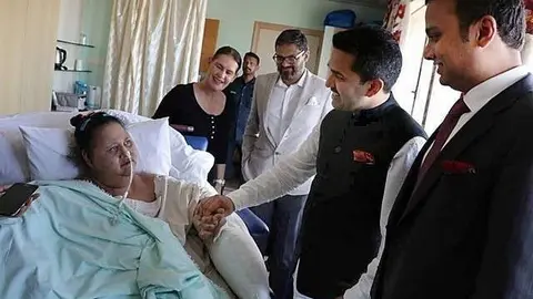 Representantes de VPS Healthcare visitaron a Eman Abd El Aty en Mumbai. (VPS Healthcare)