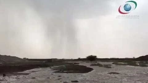 Un fotograma del vídeo que muestra las lluvias caídas en Al Ain. (NCMS)
