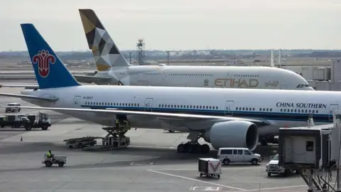 Etihad Airways se encuentra entre las aerolíneas afectadas de llevar portátiles en cabina en vuelos a EEUU.