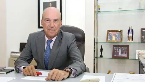 José Eugenio Salarich, en su despacho de la Embajada de España en Abu Dhabi. (EL CORREO)