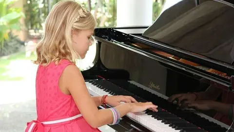 Alumna de piano. (EL CORREO)