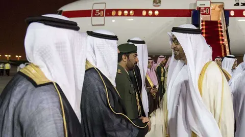 El jeque Mohammed bin Zayed Al Nahyan, a su llegada a Riad. (WAM)
