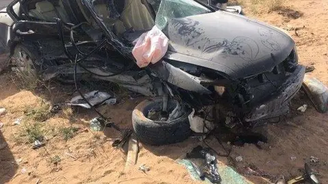 Una imagen del vehículo en el que viajaba la menor fallecida, tras el accidente.