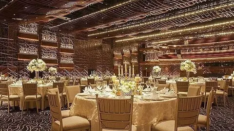 El salón de banquetes de Dubai Ópera.