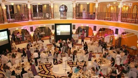 Vista panorámica de un salón durante un iftar. (EL CORREO)