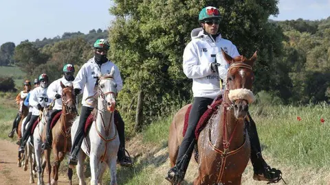 Integrantes del equipo hípico de EAU en España.