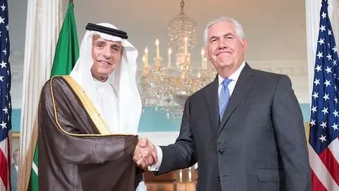 El canciller saudí Adel Al Jubeir y el secretario de Estado de EEUU, Rex Tillerson, durante su reunión de este 13 de junio en Whashington. (Departamento de Estado de Estados Unidos)
